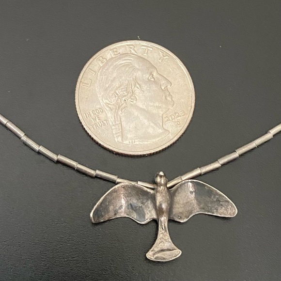 Vintage Native American Zuni Southwestern Liquid Silver Bird Fetish Necklace - Picture 3 of 16